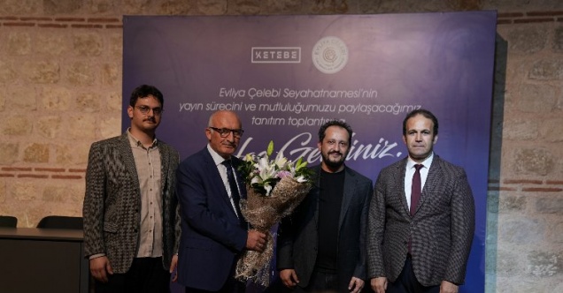Evliya Çelebi Seyahatnâmesi özgün bir yapıyla vitrinde