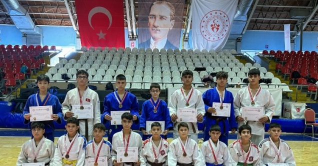 Manisa BBSK’lı Judocular turnuvaya damga vurdu
