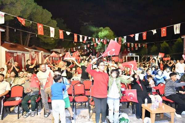 A Milli Futbol Takımı’nın karşılaşması Dokuma Park’ta izlendi