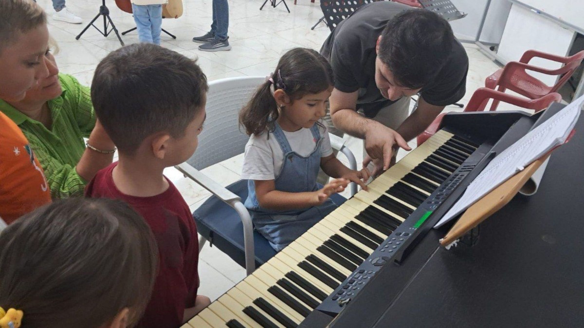 Adıyaman Belediyesi Konservatuarı’nda minik ellerden büyük sanat  - Videolu Haber