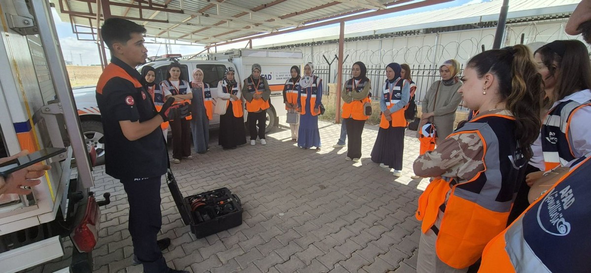 Adıyaman’da genç gönüllüler AFAD eğitimiyle olası afetlere hazırlanıyor