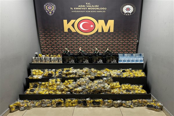 Ağrı’da 40 milyon TL değerinde kaçak oyuncak ve kalem ele geçirildi