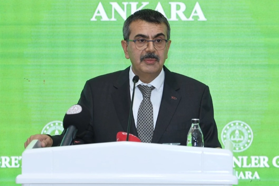 Bakan Tekin’den 10 Kasım Tartışmalarına Yanıt