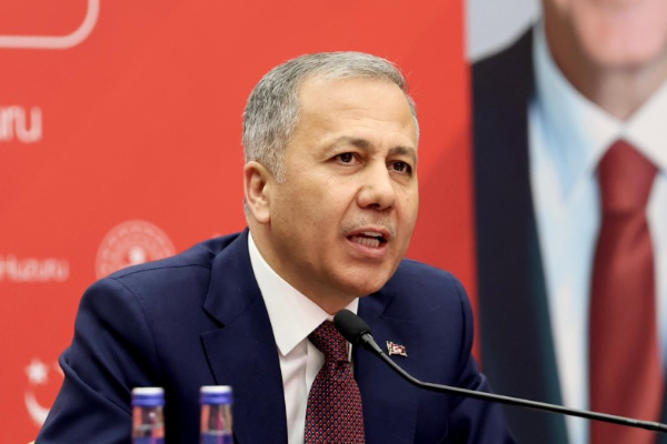 Bakan Yerlikaya: Diyarbakır Anneleriyle bir araya geldik