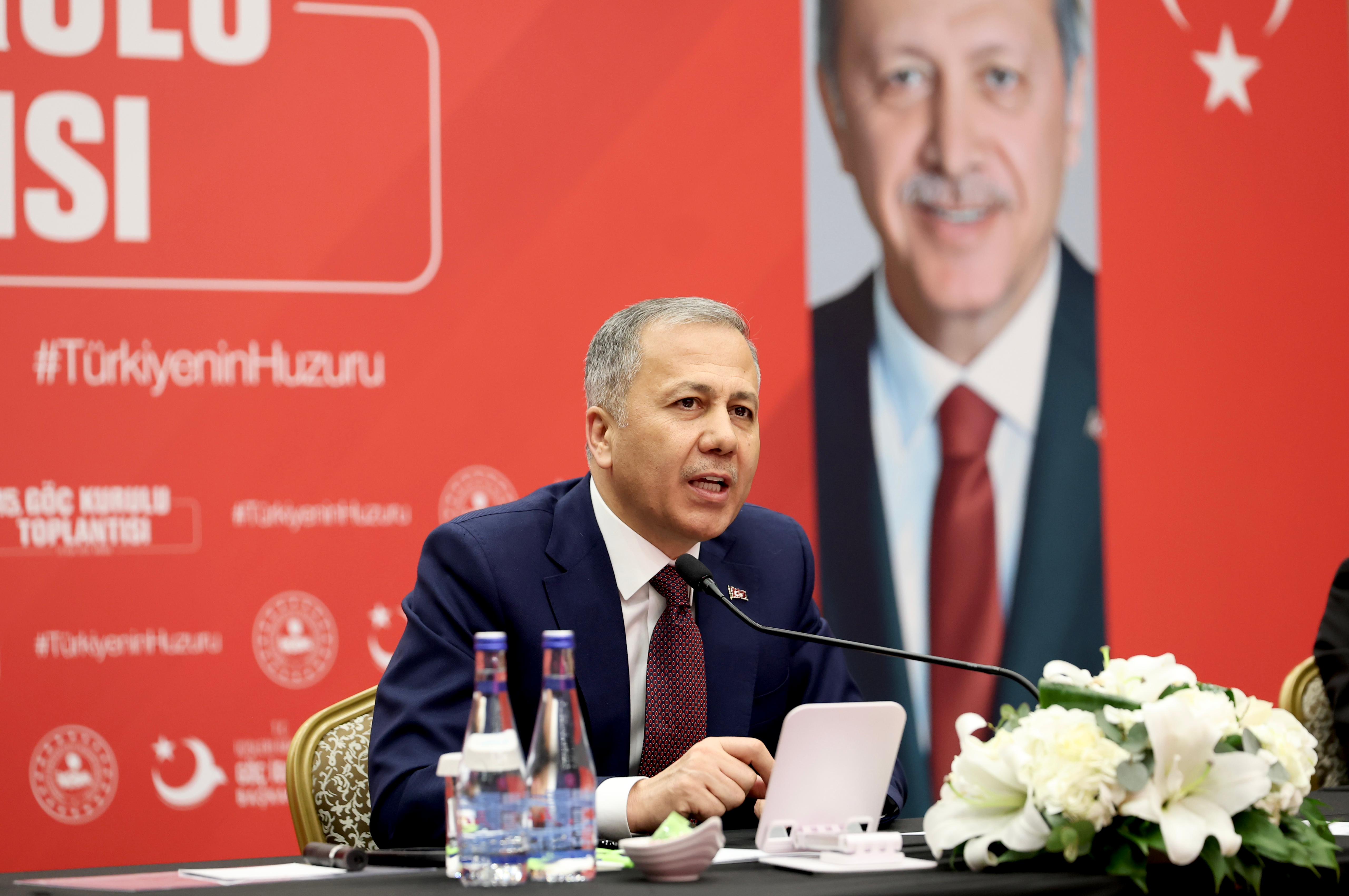 Bakan Yerlikaya Hakkari'de