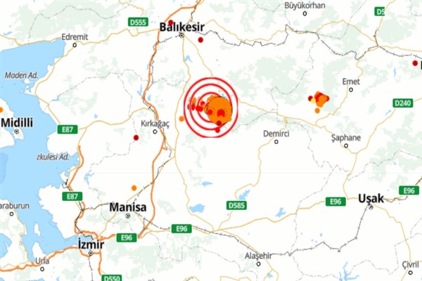 Balıkesir Sındırgı'da 6.0 büyüklüğünde deprem