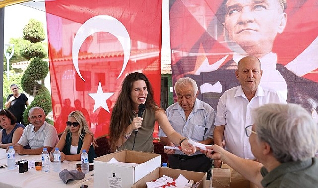Başkan Denizli, Çeşme’de 32 yıllık tapu sorununu çözdü