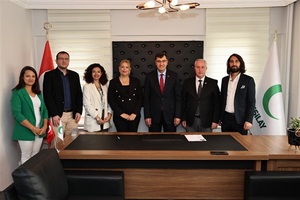 Başkan Kahveci'den Yeşilay Kütahya Şube Başkanlığı’na ziyaret