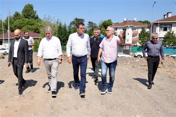 Başkan Köse, İlhan Özdemir Devlet Hastanesi çevre düzenlemesini inceledi