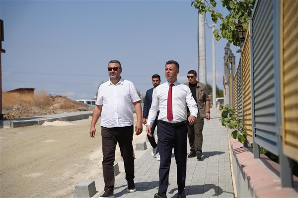 Başkan Sarıkurt, Zafer Mahallesi'ndeki çalışmaları inceledi