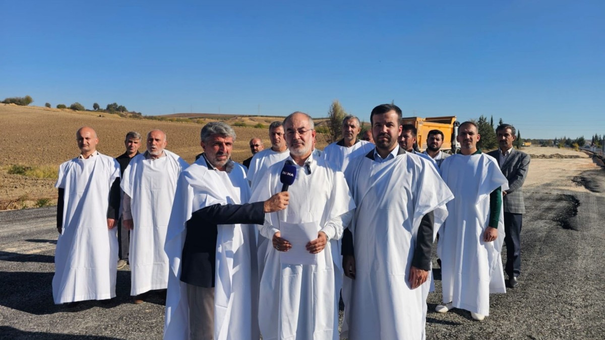 Başkan Yetiş, beyaz giysilerle Adıyaman-Kahta Yolun’da artan kazalara tepki gösterdi  - Videolu Haber