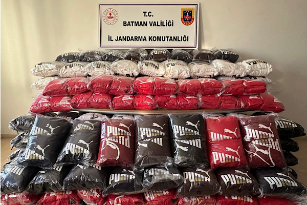 Batman’da taklit kıyafet operasyonu