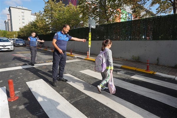 Beylikdüzü zabıta ekiplerinden gıda ve trafik denetimi