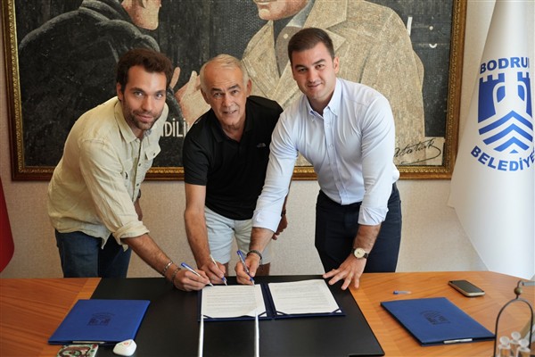 Bodrum'da sokak hayvanlarının sahiplendirilmesine ilişkin protokol imzalandı