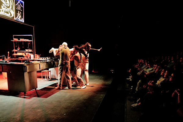 Bornova Belediyesi Şehir Tiyatrosu'nda yeni sezon başladı