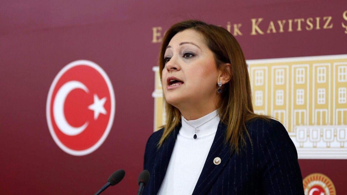 Burcu Köksal'dan "AK Parti'ye geçecek" iddialarına yanıt geldi: ‘Bulunduğum yerdeyim’