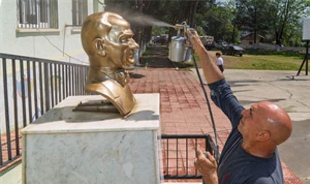 Büyükşehir, yeni dönem öncesi okulları yeniledi