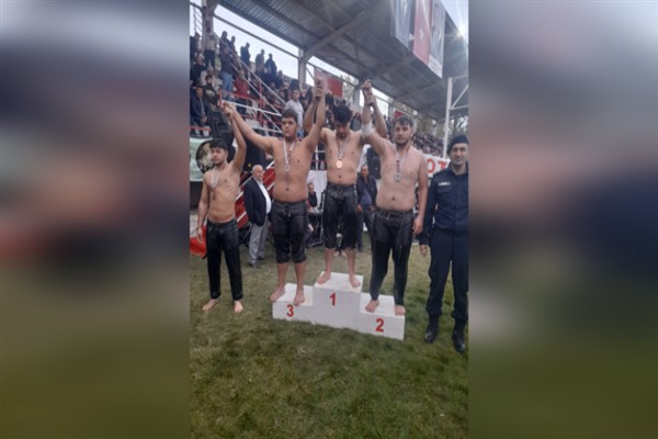 Çankırı Belediyespor güreşçilerinden 4 madalya