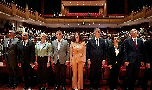 Çeşme Belediye Başkanı Lâl Denizli, İzmir Büyükşehir Belediyesi Kurumsal Sürdürülebilirlik Raporu Lansmanında konuştu