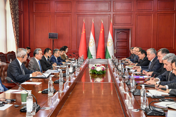 Çin ve Tacikistan Dışişleri Bakanları Stratejik Diyalogu Duşanbe'de yapıldı