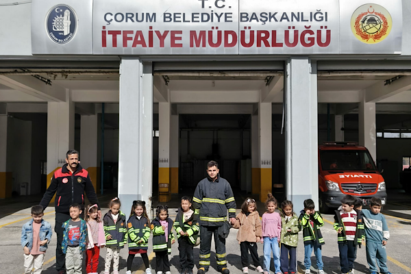 Çorum'da öğrencilerden itfaiyecilere ziyaret