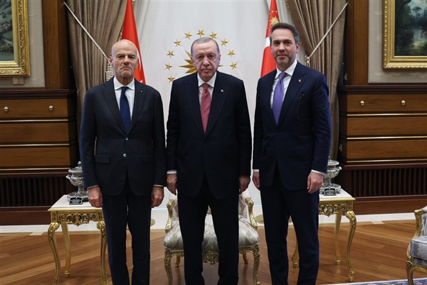 Cumhurbaşkanı Erdoğan, İtalya Milli Hidrokarbon Ajansı Başkanı Descalzi'yi kabul etti