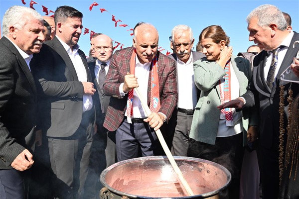 Diyarbakır’da "Kral Yolu Yürüyüşü, Bağ Bozumu ve Nar Festivali"