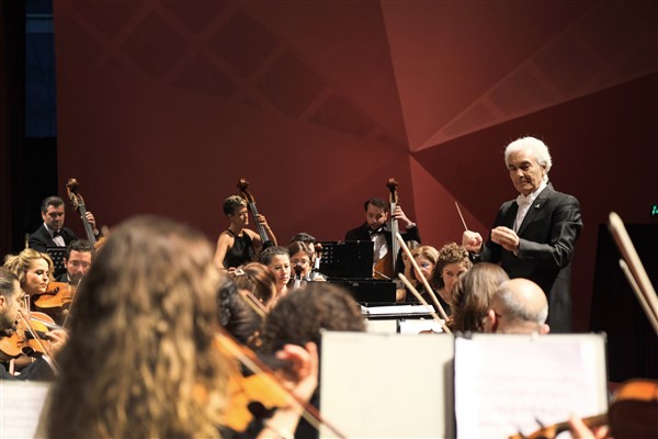 Eskişehir Büyükşehir Belediyesi Senfoni Orkestrası konser verdi