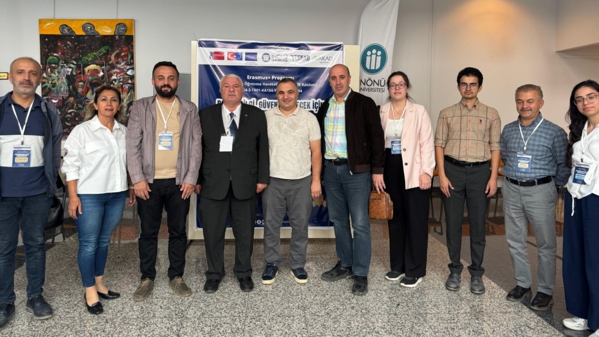 Gençler dezenformasyona karşı ‘Doğru Bilgi, Güvenli Gelecek için Gençlik Katılım Zirvesi’nde buluştu