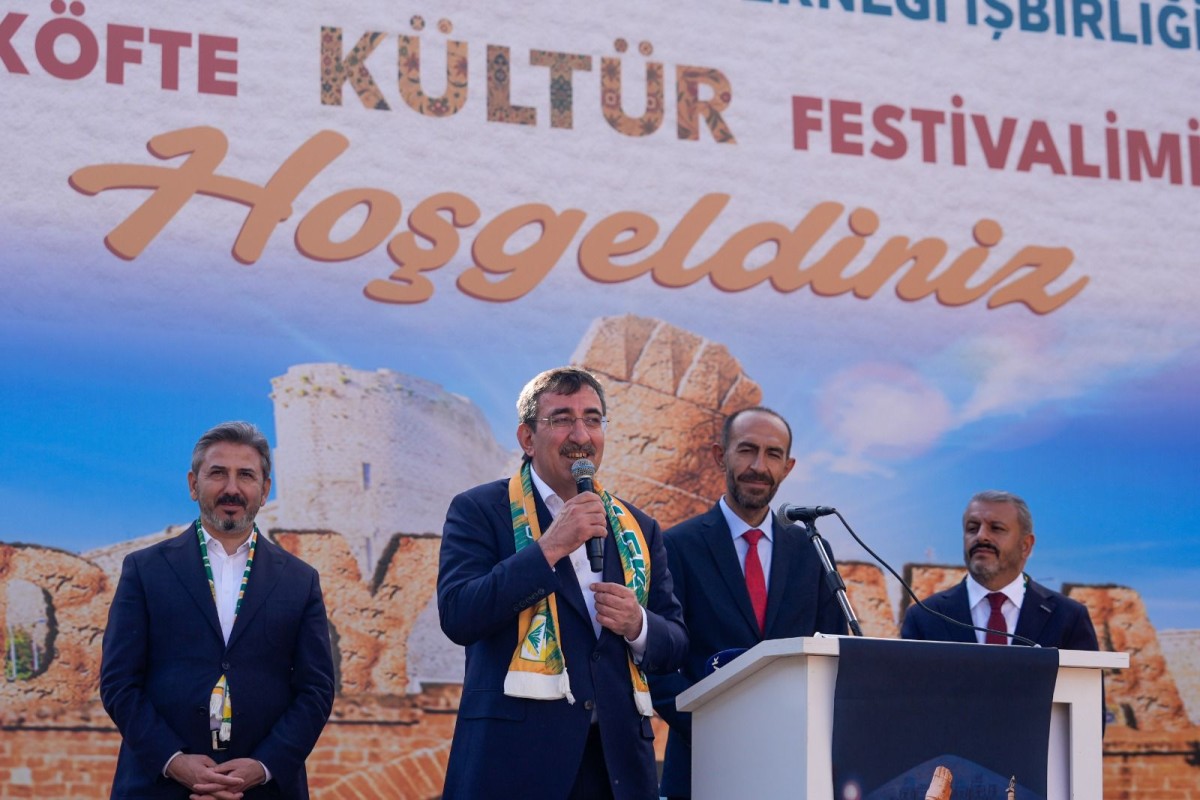 Girne’de çiğköfteyle kardeşlik sofrası kuruldu