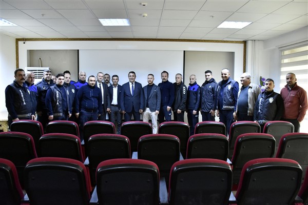Gümüşhane Belediyesi'nde görev yapan zabıtalara seminer verildi