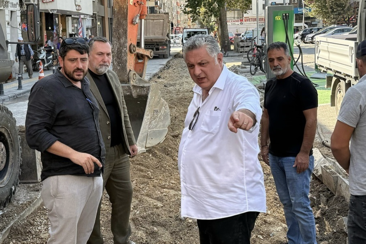 Gürel, İstiklal Caddesi yol genişletme çalışmalarını inceledi