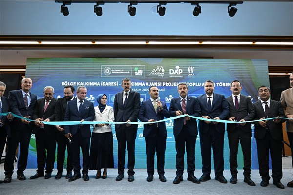 Hakkari’ye 8 yeni yatırım ile Bilim Merkezi ve Milli Teknoloji Atölyesi müjdesi