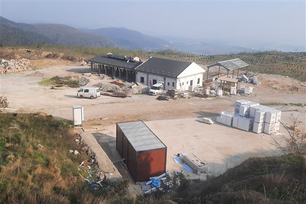 İzmit Belediyesi Dost Pati Yaşam Alanı’nda çalışmalar devam ediyor