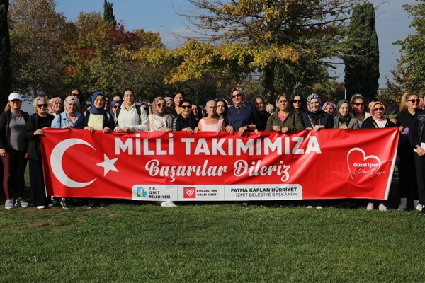 İzmitli kadınlardan milli takıma destek mesajı