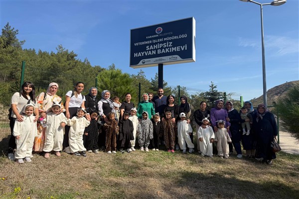 Karabük’te minik öğrencilerden hayvan bakımevine ziyaret