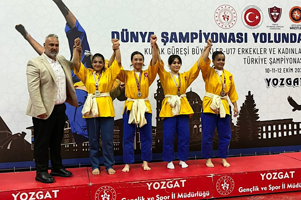 Karaman Kuşak Güreşi Takımı 6 madalya ile döndü