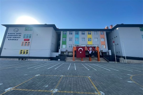 Kayapa Şehit Jandarma Er Eyüp Gürsoy okulunda örnek dayanışma