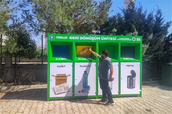 Kayapınar'daki 15 siteye atık toplama ünitesi yerleştiriliyor