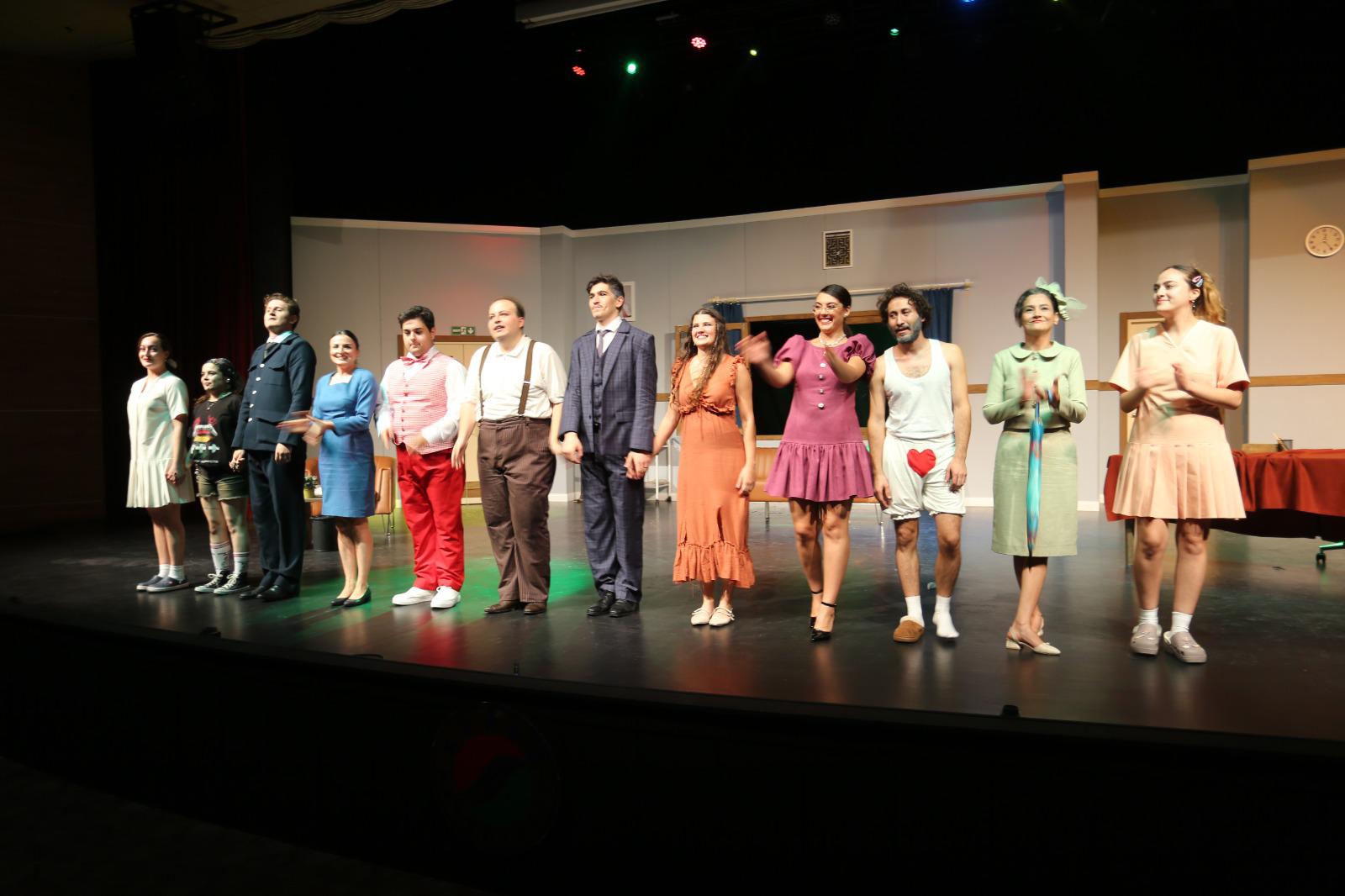 Kepez'de “Kaç Baba Kaç” oyunu sahnelendi