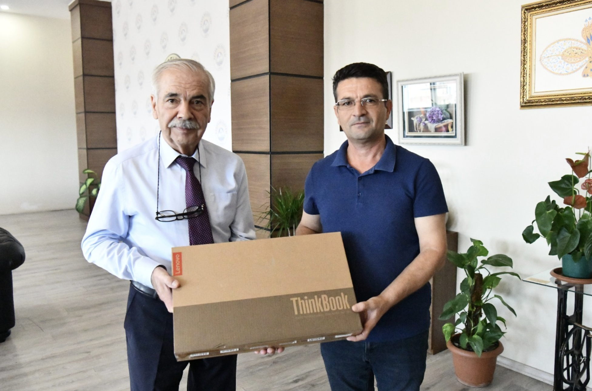 Keşan'da Tıp Fakültesi öğrencisine bilgisayar desteği sağlandı