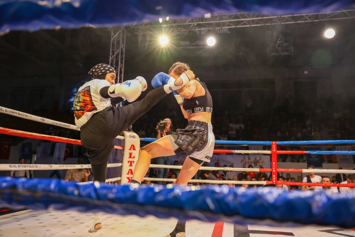 Kick Boks Tutkunları Kocaeli’de Buluştu