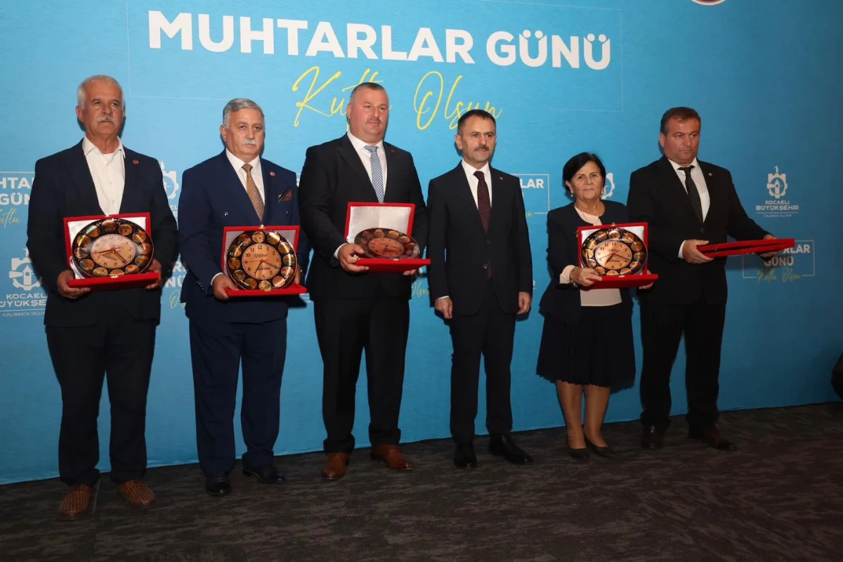 Kocaelili Muhtarlara Plaket Takdim Edildi