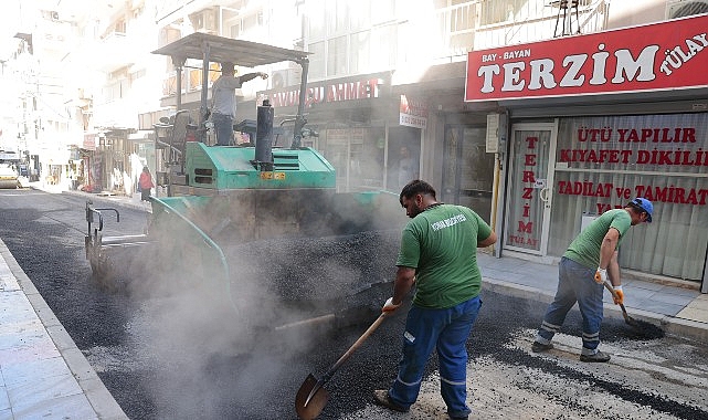 Konak’ta asfalt seferberliği devam ediyor