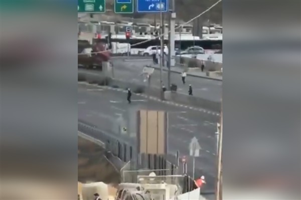 Kudüs'teki silahlı saldırıda dört kişi öldü, en az 15 kişi yaralandı