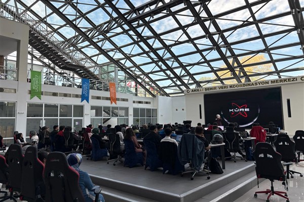 KÜRE Dijital Ansiklopedi Madde Yazım Atölyesi’nin ilk adımı tamamlandı