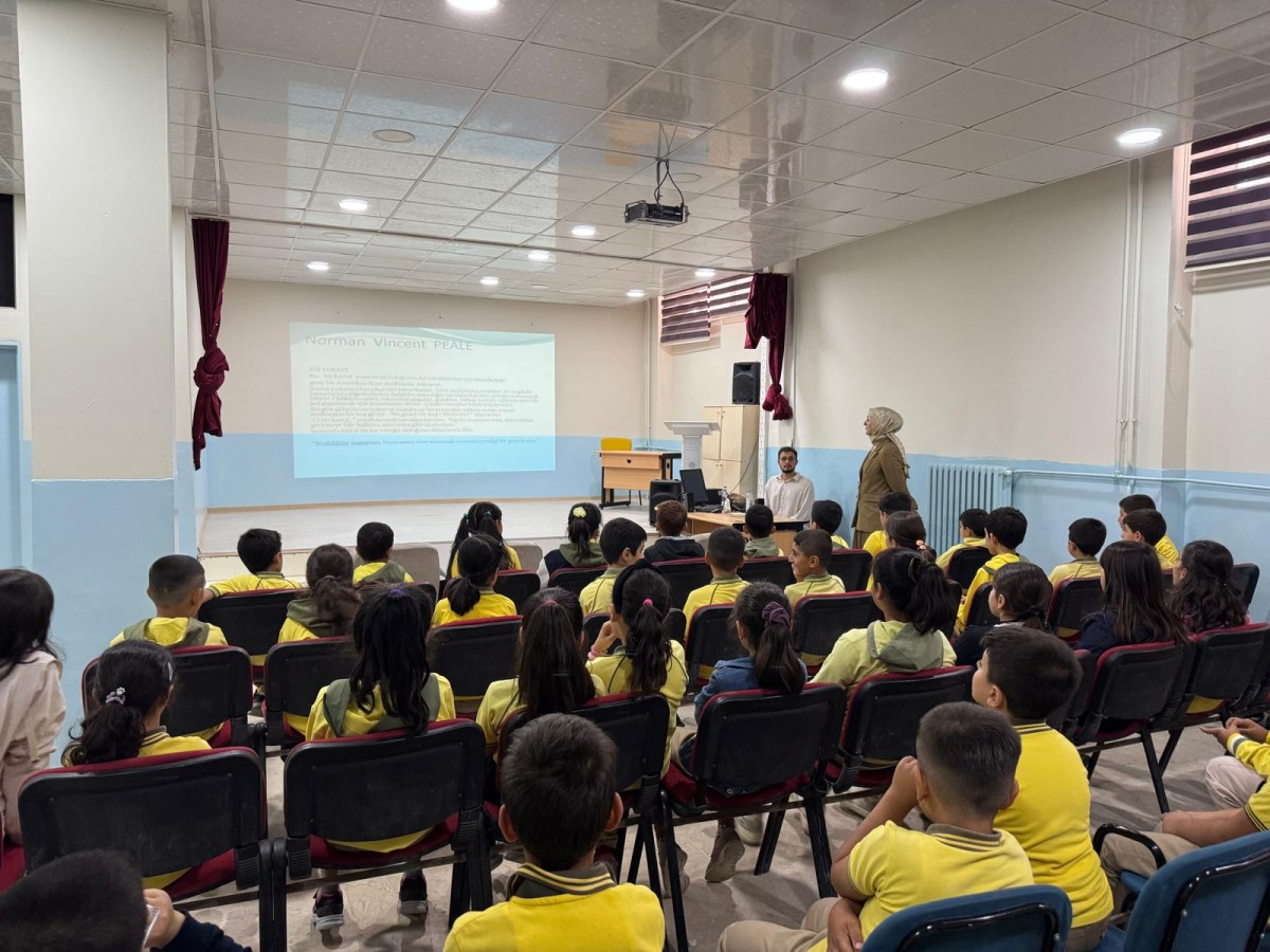 Malatya Büyükşehir Belediyesi’nden öğrenci ve velilere eğitim semineri