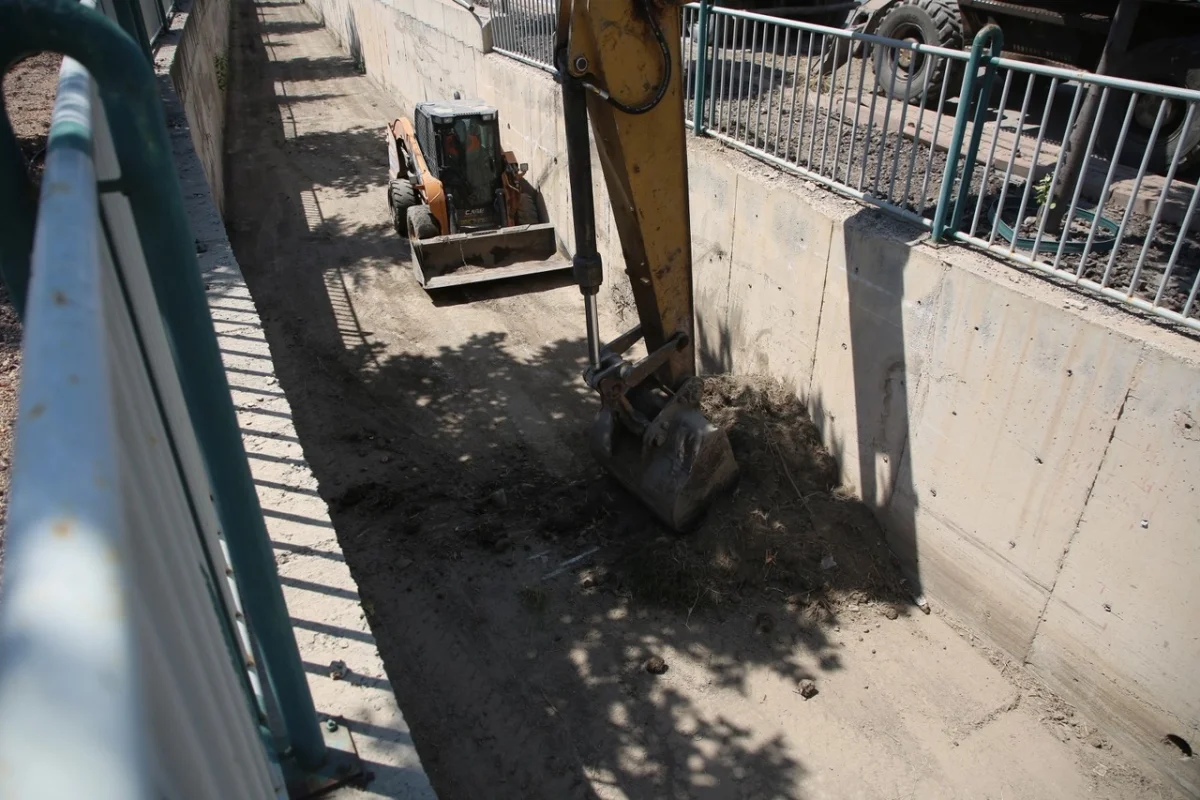 Melikgazi Belediyesi’nden Şiddetli Yağış Öncesi Kanal Temizliği