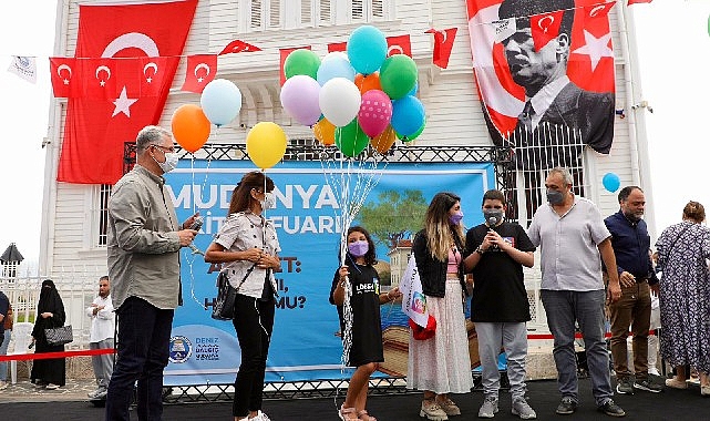 Mudanya Kitap Fuarı'nda balonlar demir için göğe yükseldi