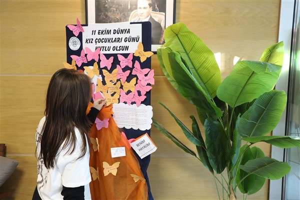 Muğla'da kız çocuklarının hayalleri panolarda paylaşıldı